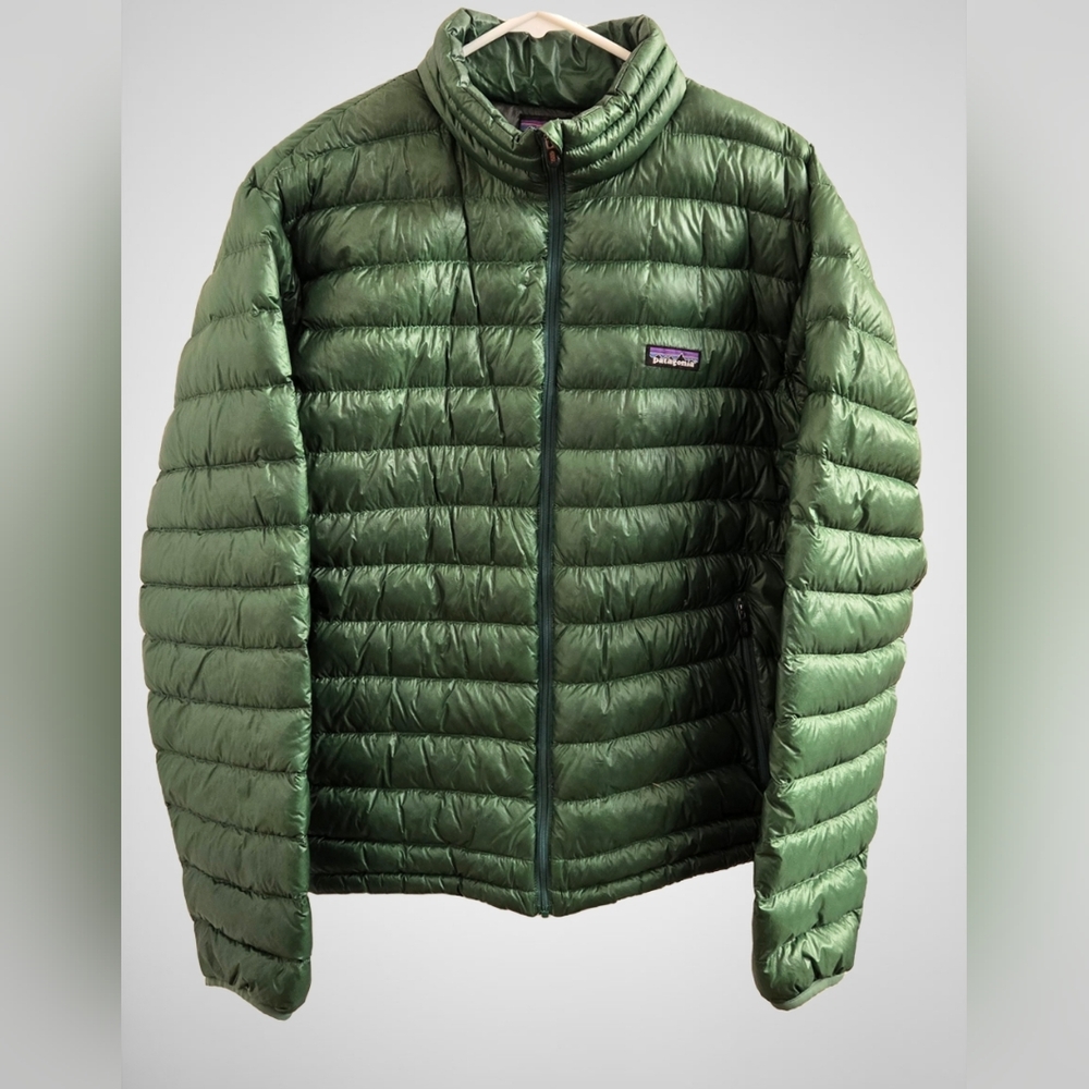 Rare, Mens Green Patagonia Down Puffer Sweater Jacket, Full Zip. Medium